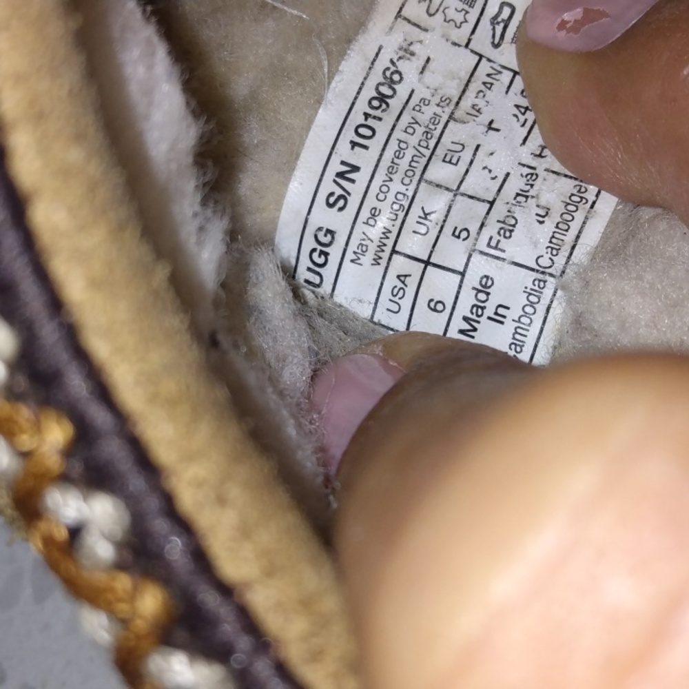 Tasman Slippers - Picture 8 of 12